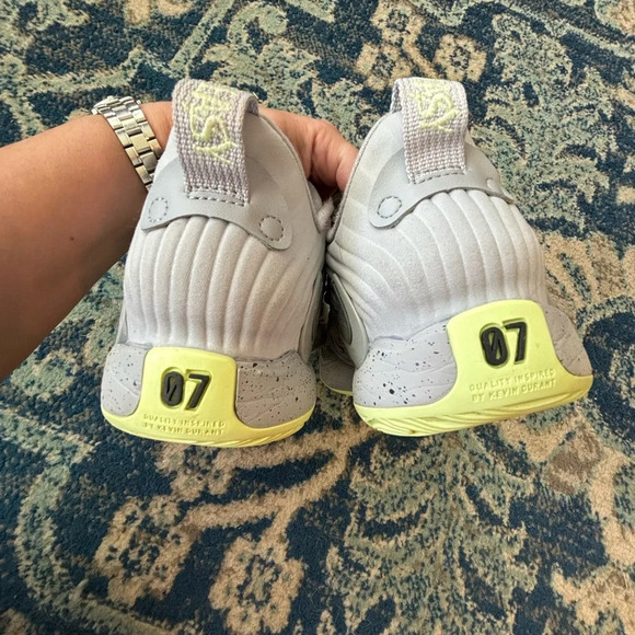 KD7 Wolf Grey Nikes - Picture 8 of 10